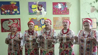 Колектив творчого об'єднання "Райдуга" з українською весільною піснею "Карапет"