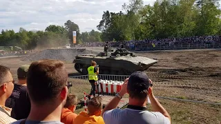BMP-1 und T-62 | 4k | Stahl auf der Heide 2018