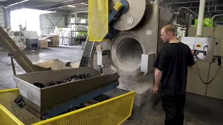 Automatic rubber deflashing process at Artech Rubber Zutphen