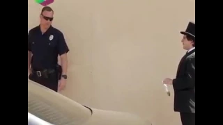 incredible magician fooled  to police man