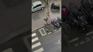 Voleurs de motos à Paris 75019 la journée ￼ il faut les signaler à la police de Paris ￼