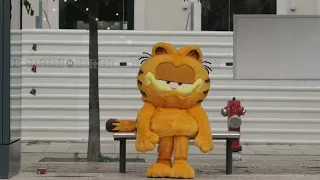 "Garfield - O Filme" - Garfield sai à rua (Sony Pictures Portugal)