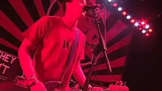 7 - Going Away to College - Blink-182 live at Mountain View, CA - Jun 18, 1999