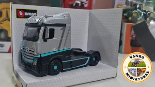 Vanro Miniaturas - Camión Mercedes Actros 1:43