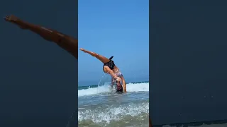 WOW amazing by afina.fe 😱🔥😱 #foryou #viral #viralvideo #flip #flexibility #backflip #shorts