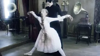 Cruel Mother Turns Daughter Into Music Box Because She Can't Dance！