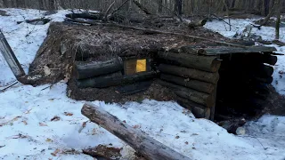 Two friends found an OLD HUT in the forest, HID from the BEARS