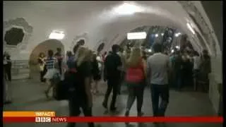 "19 dead" in Moscow metro crash - BBC News