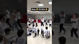 boys vs girls shuffle dance #tuzelityshuffle #tuzelity #seo #shorts#viral #subscribe #like #shuffled