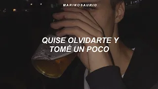 y si me tomo una cerveza, vuelves a mi cabeza 🍻