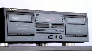 A cassette deck that eliminates tape hiss - Pioneer CT-W616DR