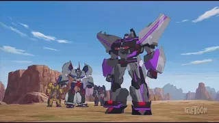 Transformers: Robots in Disguise - Stunticons vs Bee Team [HD]