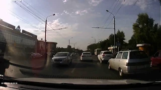 56орб.ру: На пешеходном переходе автомобиль сбил велосипед, школьник чудом уцелел