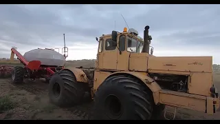 Трактор Кировец. Посев озимой пшеницы.