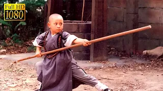 The demon monk attacked the Shaolin Temple, but the 4-year-old monk defeated him with one move