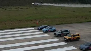 A race between five BYD models and an airplane! The Yangwang U8 is incredibly powerful