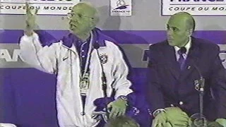 Zagallo discute com jornalista em coletiva após final da Copa de 98