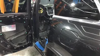 Jeep Grand Cherokee обзор заводской шумозащиты и установка эффективной вибро шумоизоляции Комфортмат