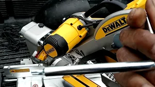 Unpacking Dewalt DWS779 Double Bevel Sliding Miter Saw