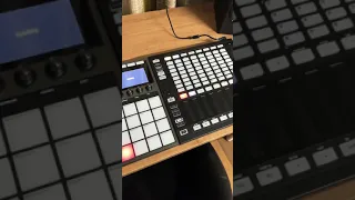 Maschine+ (plus) & Maschine Jam working together!!! #midicontroller #musicproduction #producer