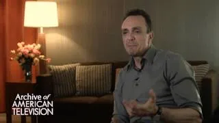 Hank Azaria discusses switching characters while recording "The Simpsons" - EMMYTVLEGENDS.ORG