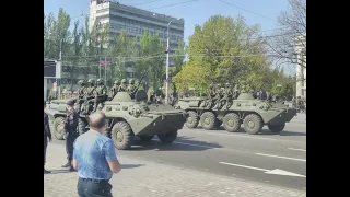 Боевая техника на улицах Донецка. Проспект Мира в Донецке.