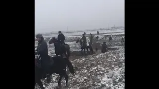 ВСАДНИКИ ЧЕЧНИ едут на похороны АБДУЛЛАХА АНЗОРОВА. 1ад хьокх Зикар