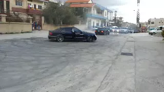 Mercedes E550 AMG donuts drift