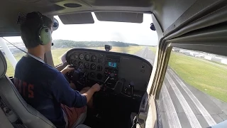 Cessna 172 Cockpit GOPRO Crosswind Landing