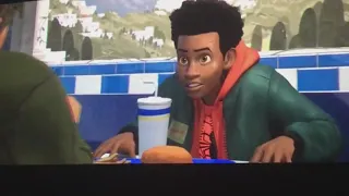 Spider-Man: Into the Spider-Verse , Hamburger Scene