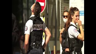 “French Spiderman” Protests Covid-19 Health Pass!