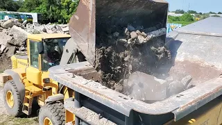 Arjes VZ 950 Shredding Recycled Concrete