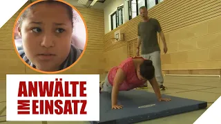 "Fetti!" Mareikes Tochter wird vom Sportlehrer fertig gemacht 😪​😡​ ​| 1/2 | Anwälte im Einsatz SAT.1