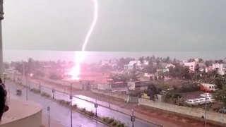 Lightning Strikes - Tree catches fire at Visakhapatnam