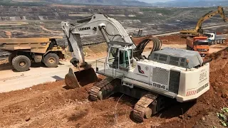 Liebherr 984 Excavator Loading Mercedes And Man Truck - Kivos Ate