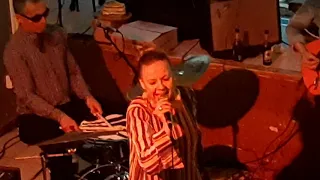 Marjo Leinonen & Bublicans: Don't judge book by it's cover (live at Vakiopaine)