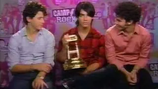 The Jonas Brothers Win The Relly Award on Regis and Kelly on September 23, 2008 and give a speech