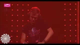 Armin Van Buuren playing Berg - Randa  (A State of Trance)