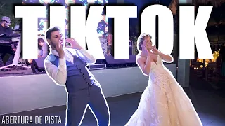 CASAL TIKTOK  | ELES DANÇARAM DANCINHAS DO TIKTOK !!! | (BEST WEDDING) #dancinhasdotiktok