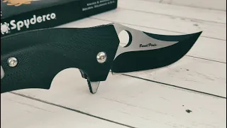 Нож Spyderco black mamba