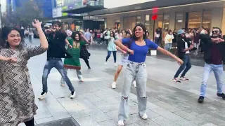 Indian Garba Flashmob in Adelaide, Australia 😍