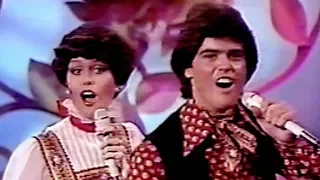 Donny & Marie Osmond - Sing / Sing A Simple Song / Sing High Sing Low / Sing A Song