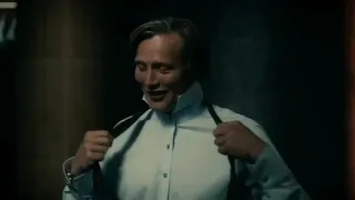 Mads Mikkelsen forgot how to tie a tie