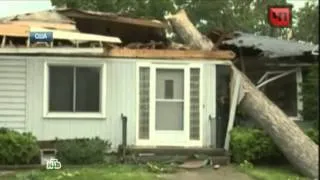 Мощный торнадо в США вырывал деревья с корнем и срывал крыши: видео