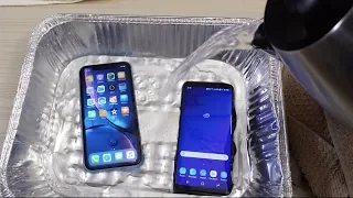iPhone XR vs Samsung S9 HOT WATER Test! 🔥