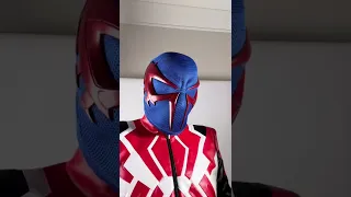 Обзор на маску паука 2099