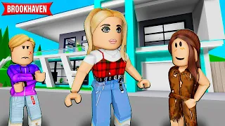 O MENINO NÃO GOSTOU QUE A MÃE ADOTOU A MENINA DE RUA | Historinhas Brookhaven RP🏡 | Roblox