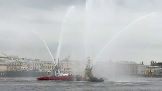 👍 Dance tugs at the festival of icebreakers in St. Petersburg 🚢