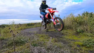 Beta rr 50 Racing Giannelli Factory 2T im Enduro Gelände Offroad Fahren die Sprünge werden höher 😀