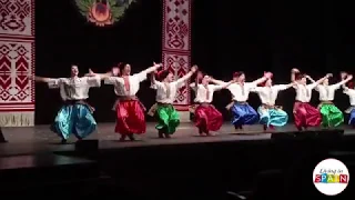 Ukrainian Hopak (knee dancing) by the Virsky National Ensemble